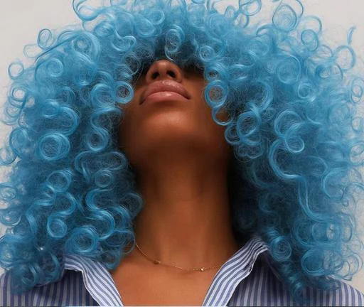 Referência de cabelo apresentada no catálogo para o segmento de permanente